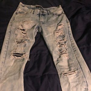 Men’s ripped jeans